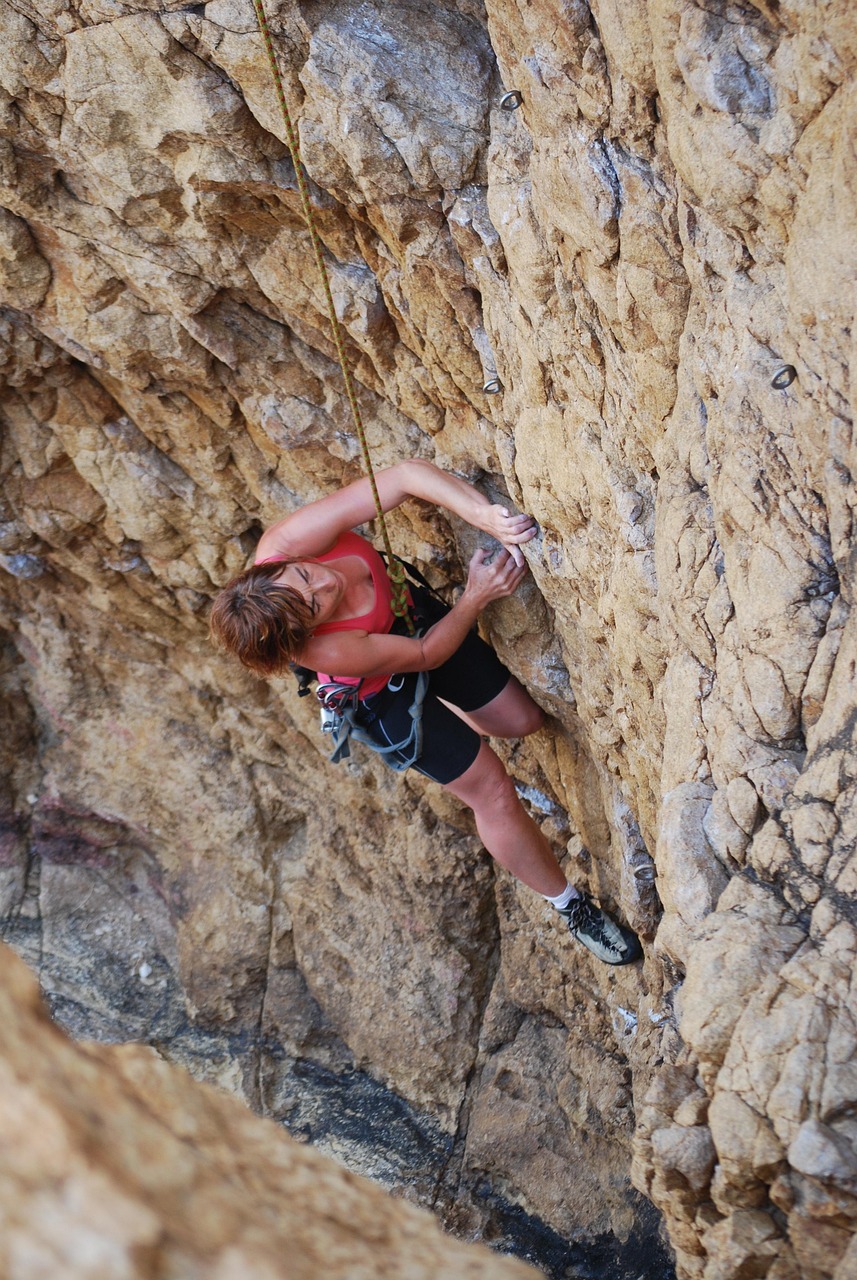 découvrez le gr20 en corse, l'un des sentiers de randonnée les plus célèbres d'europe, offrant des paysages époustouflants et une aventure inoubliable au cœur de la nature corse.