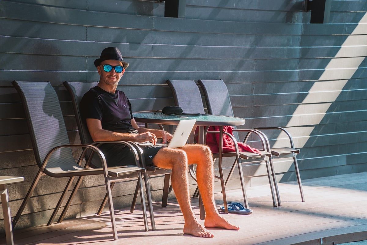 Devenir digital nomad : le guide pour se lancer en 2026